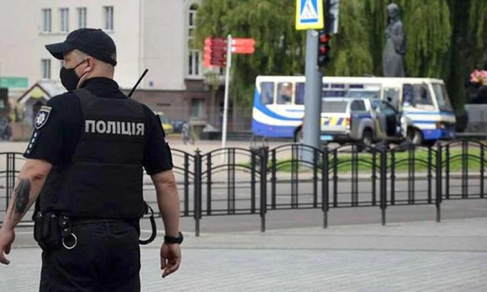 Πανικός στην Ουκρανία: Δράστης απειλεί με χειροβομβίδα - Πήρε όμηρο αξιωματικό